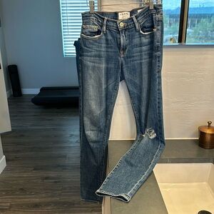 Great comfy jeans!  Frame